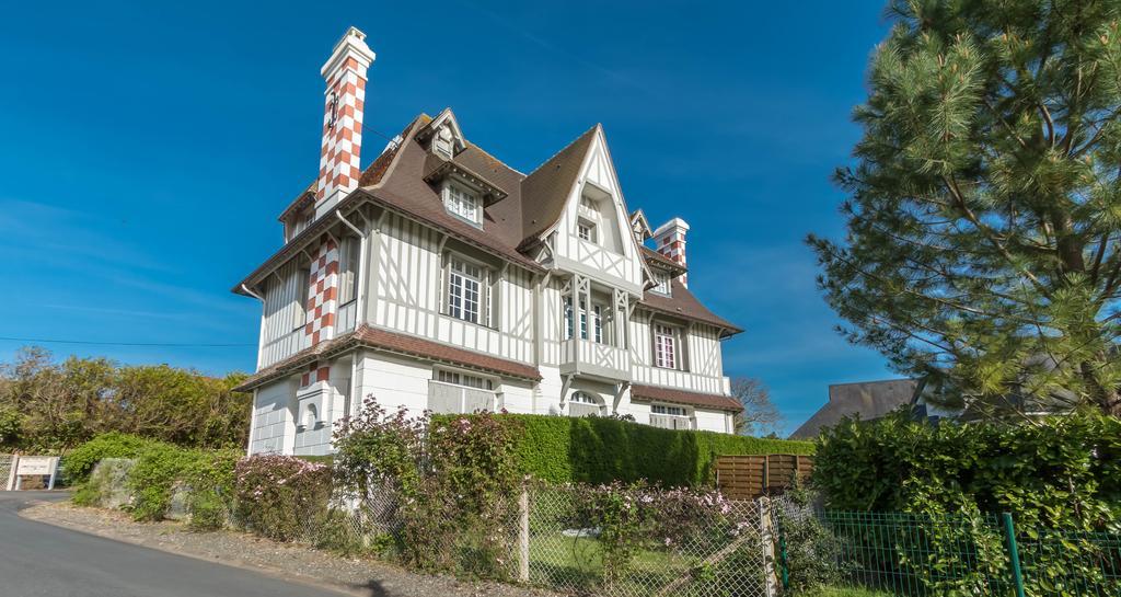 Le Manoir Du Vert Galant Deauville Exterior foto