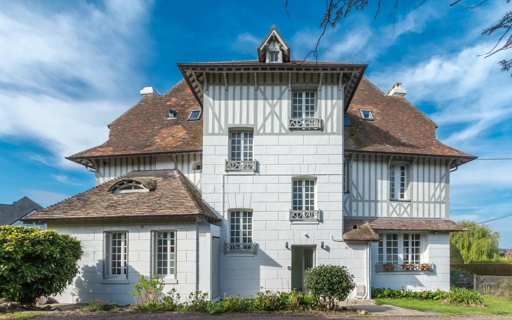 Le Manoir Du Vert Galant Deauville Exterior foto